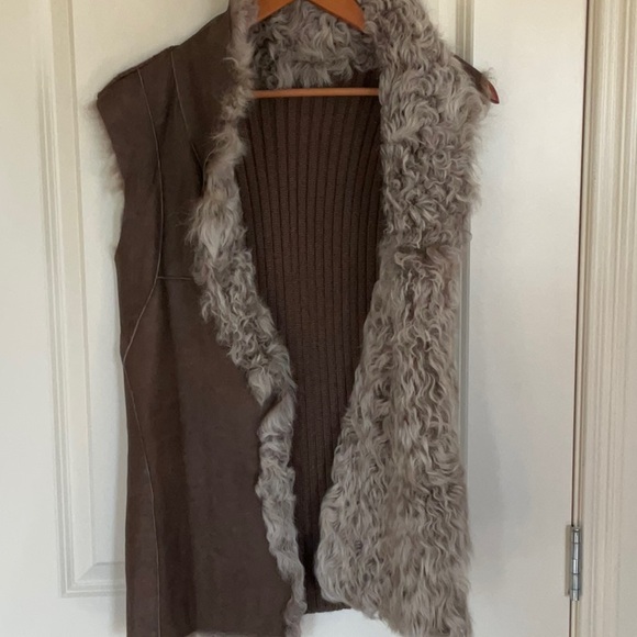 Absolutely gorgeous reversible vest - Picture 4 of 4